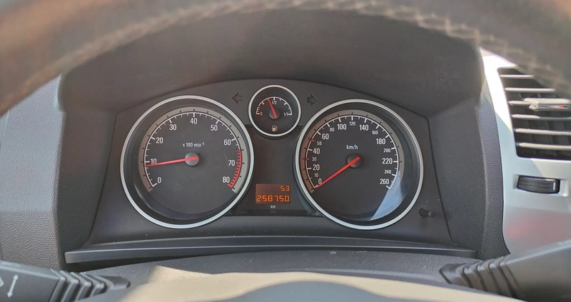 Opel Zafira cena 16500 przebieg: 259000, rok produkcji 2009 z Toruń małe 742
